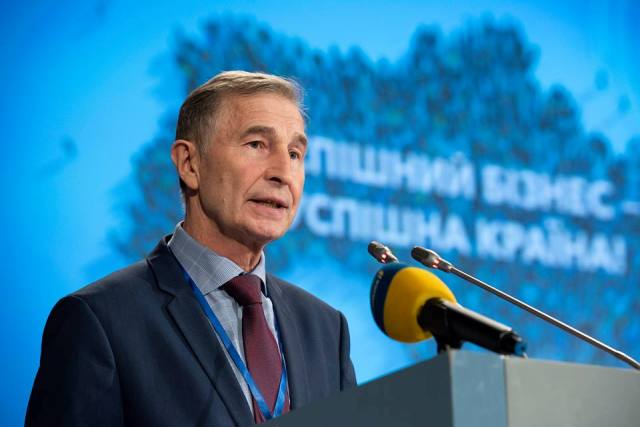 ФОРУМ СОЦІАЛЬНИХ ПАРТНЕРІВ. Голова ФПУ Григорій Осовий - роботодацям: "До слогану "Успішний бізнес - успішна країна" треба додати слова "Добробут людей"!  