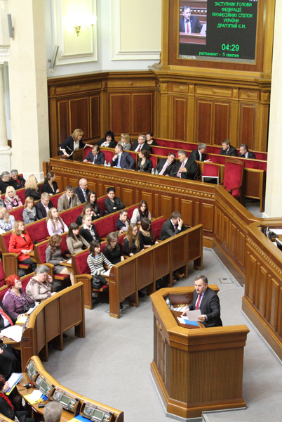 ПАРЛАМЕНТСЬКІ СЛУХАННЯ. Оздоровленню та відпочинку дітей і молоді – особливу увагу