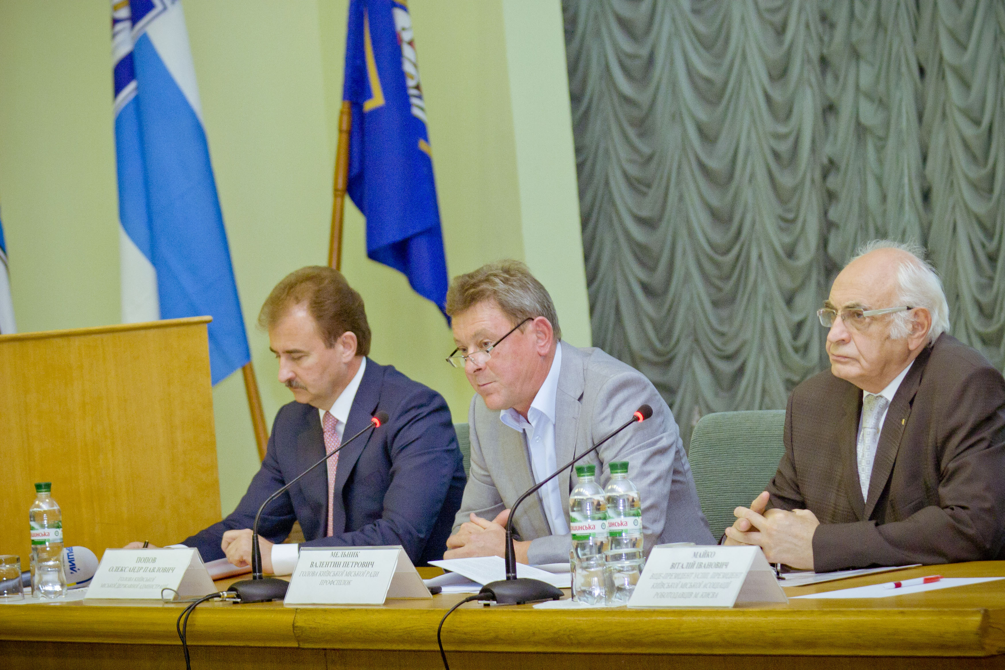 Профспілки Києва вимагають вирішити проблеми фінансування життєдіяльності столиці і виплати заробітної плати