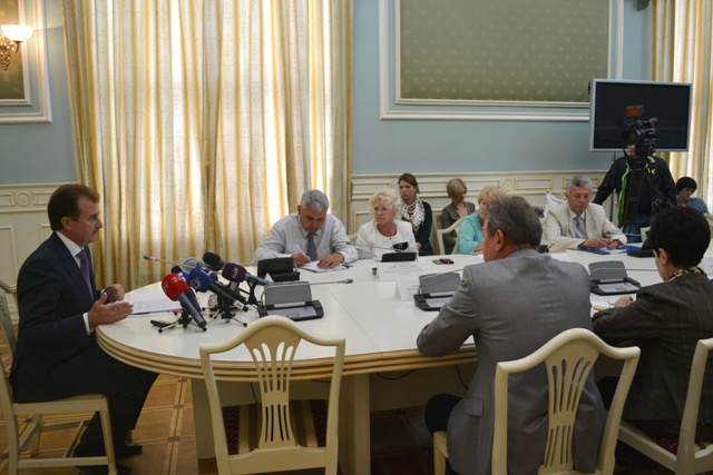 Київські профспілки стурбовані проблемами щодо виплати заробітної плати та надбавок працівникам бюджетних сфер міста