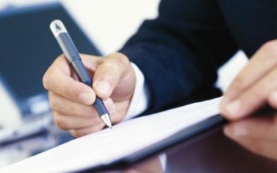 Про вирішення питання зняття арешту з окремих  рахунків підприємств, на які нараховані страхові кошти 