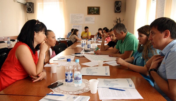 ПРОФСПІЛКИ ОПІКУЮТЬСЯ  ПРОБЛЕМАМИ МОЛОДІЖНОЇ ЗАЙНЯТОСТІ