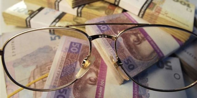 Розмір заробітної плати некваліфікованого працівника небюджетної сфери у квітні 2014 року