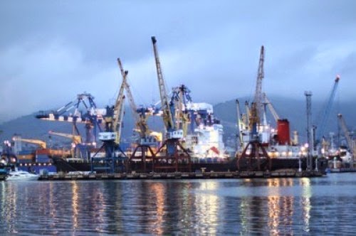 Вместе мы — сила!  Морские торговые порты Украины продолжают включать звуковые сигналы в поддержку мира