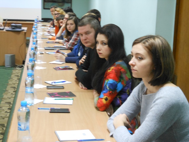 ТОРУЮТЬ НОВІ ШЛЯХИ