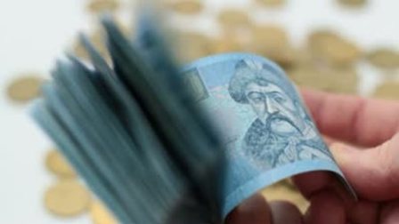 Розмір заробітної плати некваліфікованого працівника небюджетної сфери  у лютому 2015 року