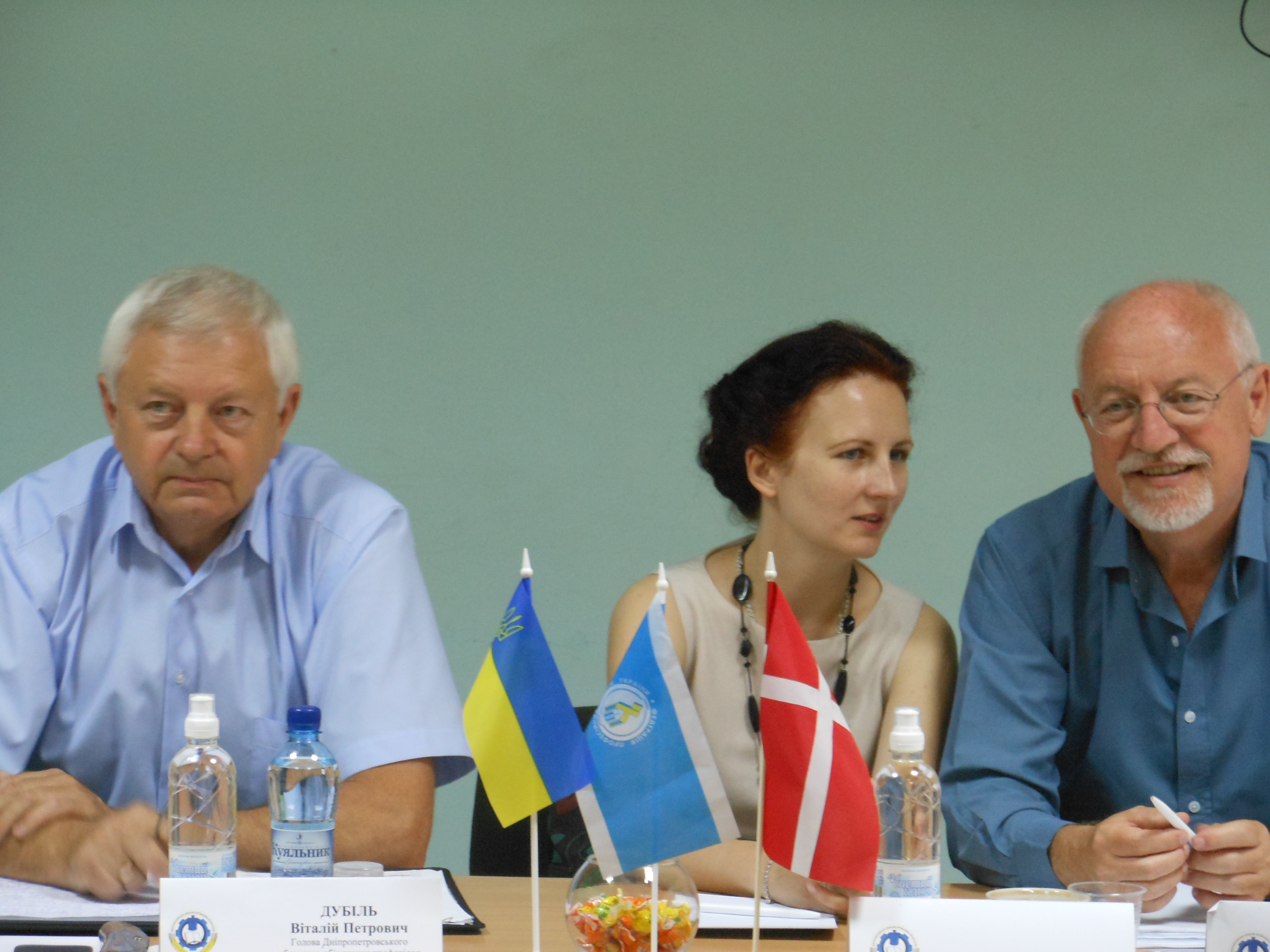 ВЧИМОСЯ У ІНШИХ І СВОГО НЕ ЦУРАЄМОСЬ