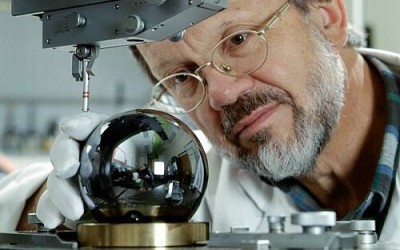 Про порядок виплати пенсій працюючим науковим працівникам з 1 квітня 2015 р. та після звільнення з роботи