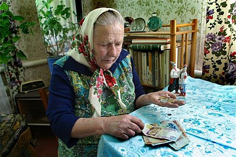 Професійні спілки розпочинають публічну компанію захисту працюючих пенсіонерів