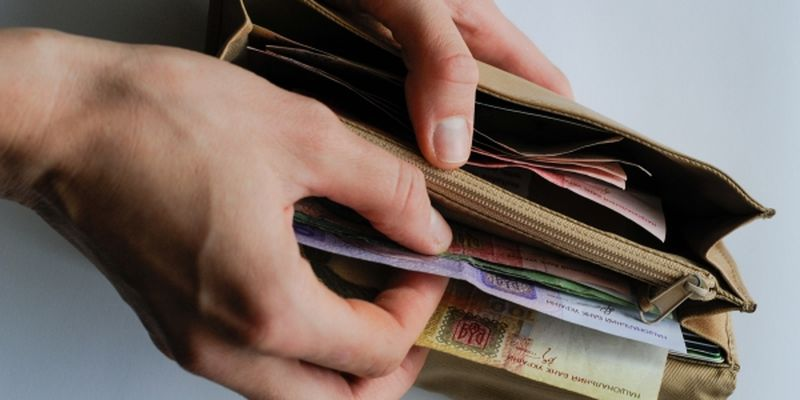 РОЗ'ЯСНЕННЯ. Про оподаткування і утримання з пенсій працюючих пенсіонерів 