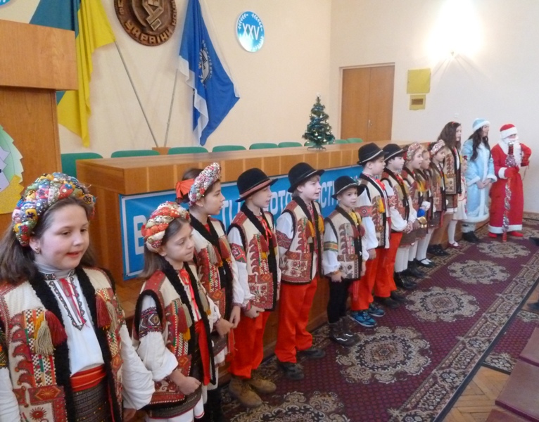 У Закарпатській облпрофраді щедрували і вітали з Новим роком