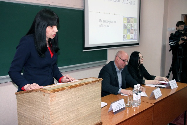 В Чернігові пройшла фахова дискусія на тему “Соціально-трудові права жінок в Україні”