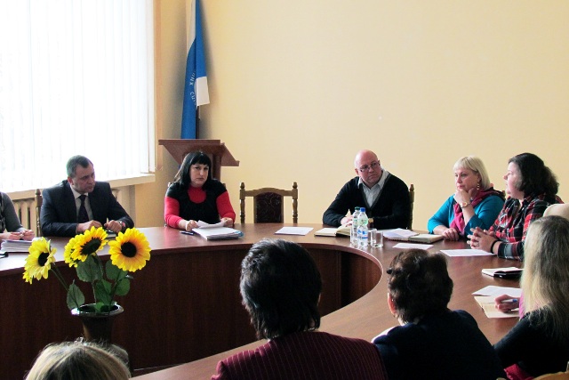 Чернігівські профспілки обговорюють та шукають рішення спірних питань взаємодії з державними органами влади
