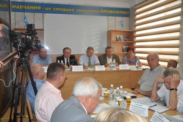 Соціальний захист людини праці має бути в пріоритеті