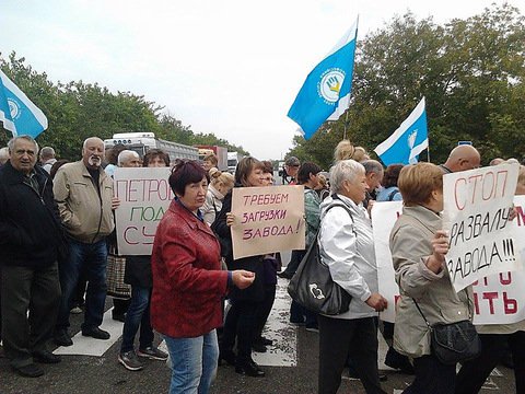 Працівники суднобудівного заводу ім. 61 комунара доведені до відчаю