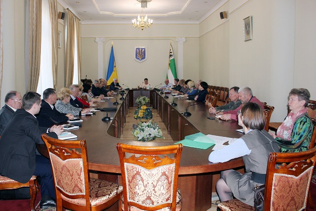 Влада, роботодавці та профспілки напрацюють нову тристоронню угоду