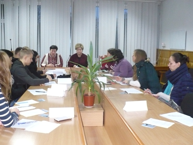 Навчає Школа молодого профактивіста