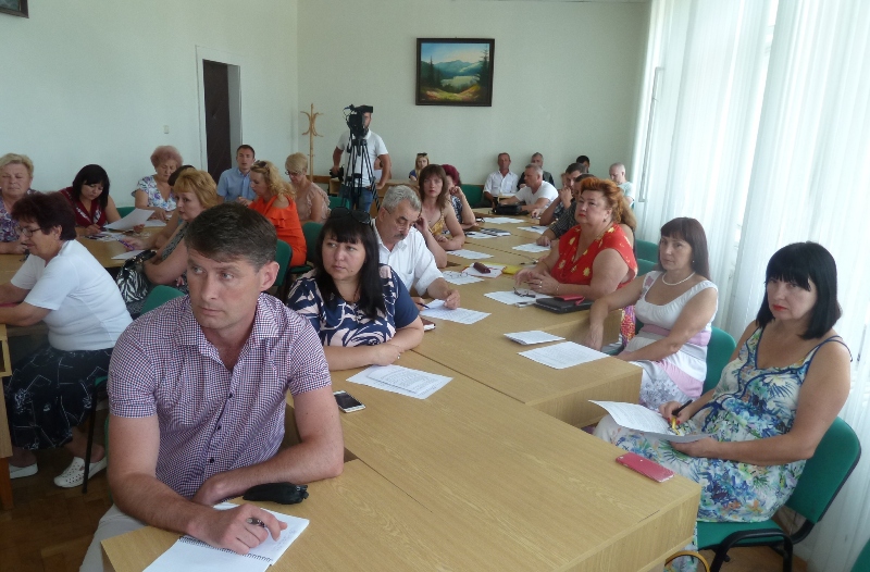 Профспілки Закарпаття: активна первинка – сильна профспілка.  В облпрофраді відбулося засідання круглого столу