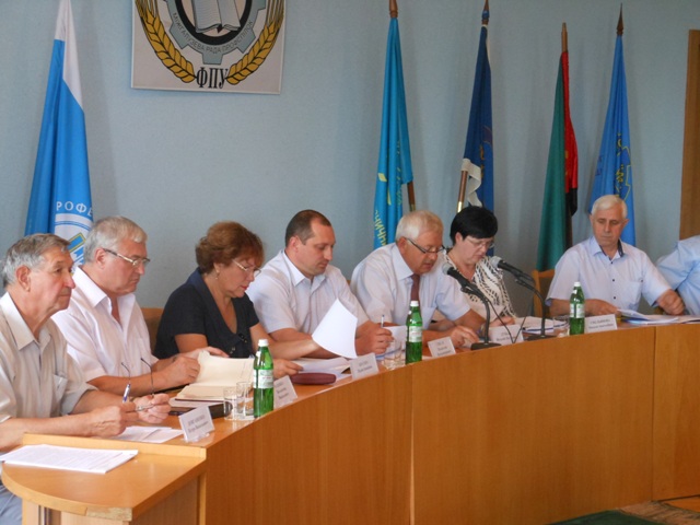 УРАХУВАТИ ПРОПОЗИЦІЇ ПРОФСПІЛОК 