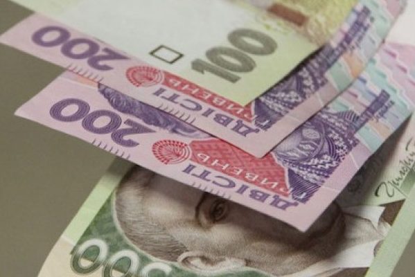 Підвищено розміри посадових окладів працівникам органів місцевого самоврядування