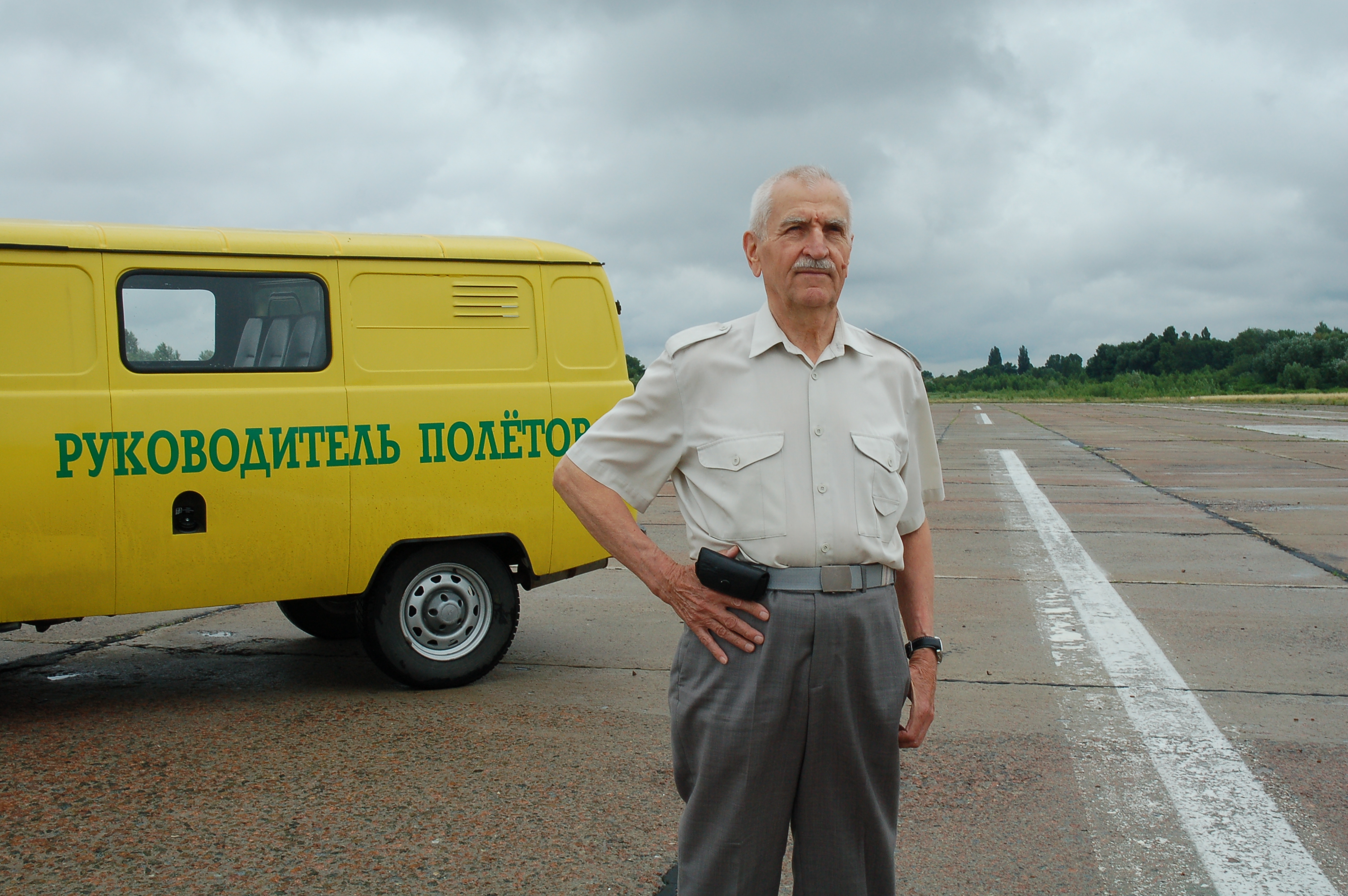Гвозди бы делать из этих людей