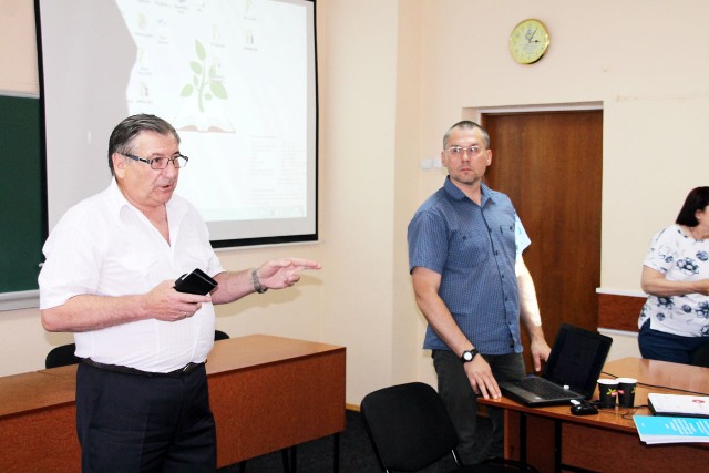“Профспілкові геологи” навчаються у Чернігові   