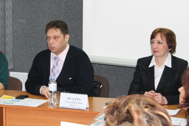 Яку роль посідають жінки в об'єднаних територіальних громадах? - питання до учасників дискусії в НМЦ профспілок