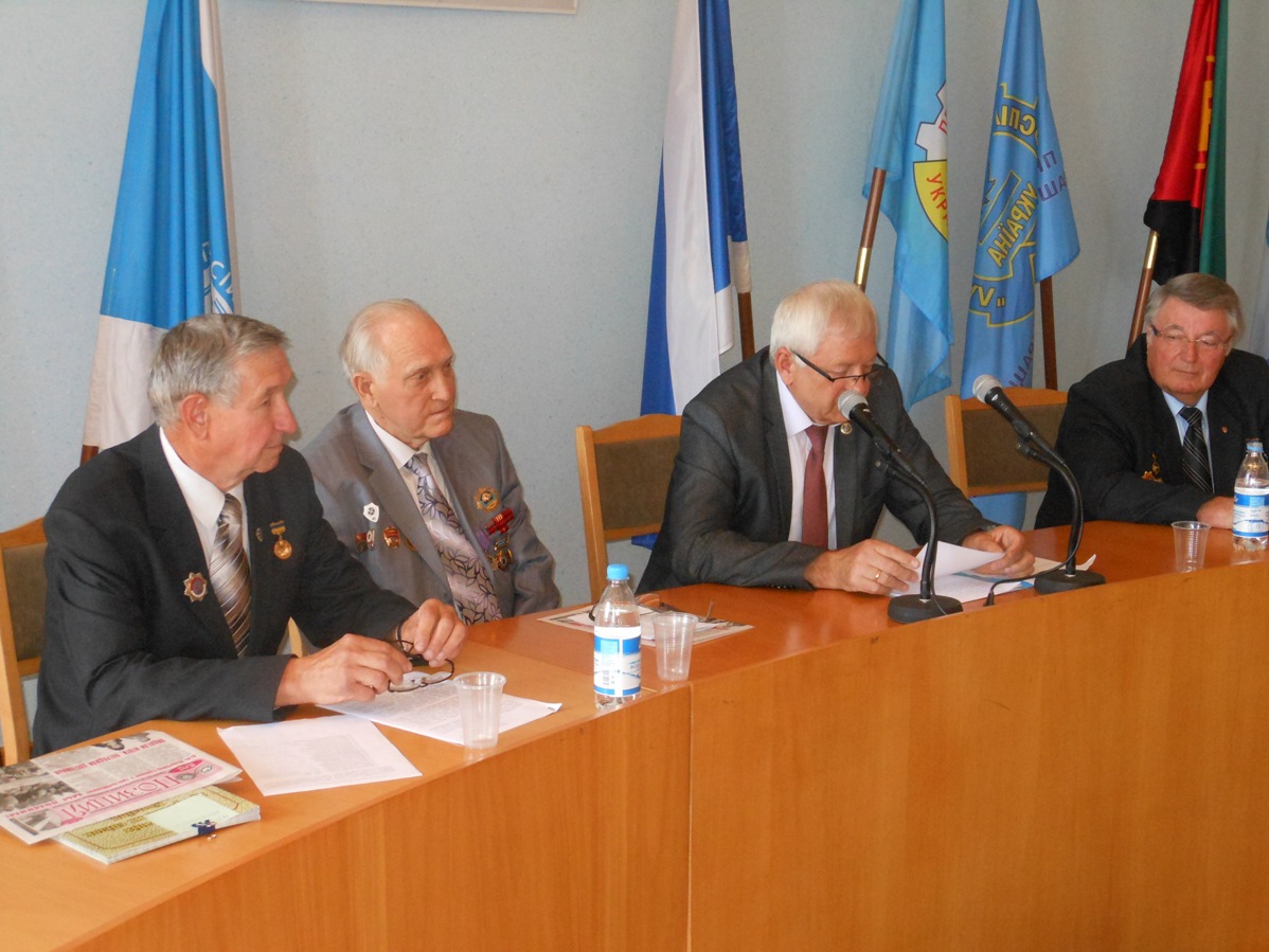 ЗБЕРІГАТИ І РОЗВИВАТИ ТРАДИЦІЇ
