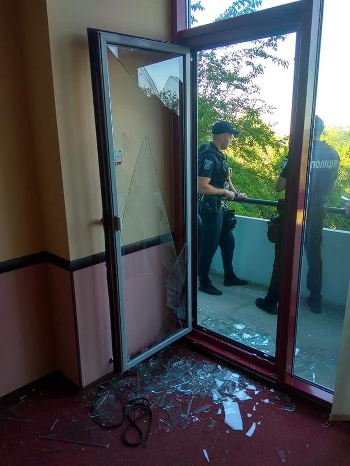 Свавілля. В Дніпрі здійснено рейдерський захват профспілкового готелю "Рассвет" (відео) 