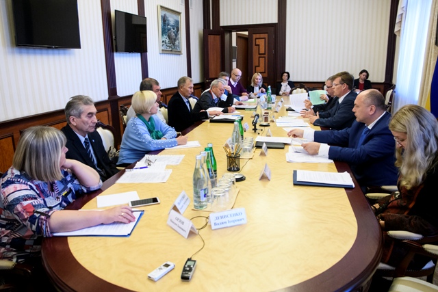 Профспілки рішуче попередили Уряд