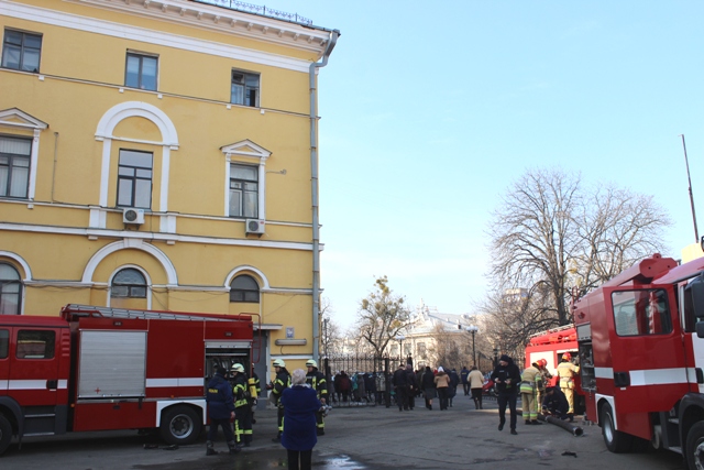 УВАГА! В приміщенні – пожежа!