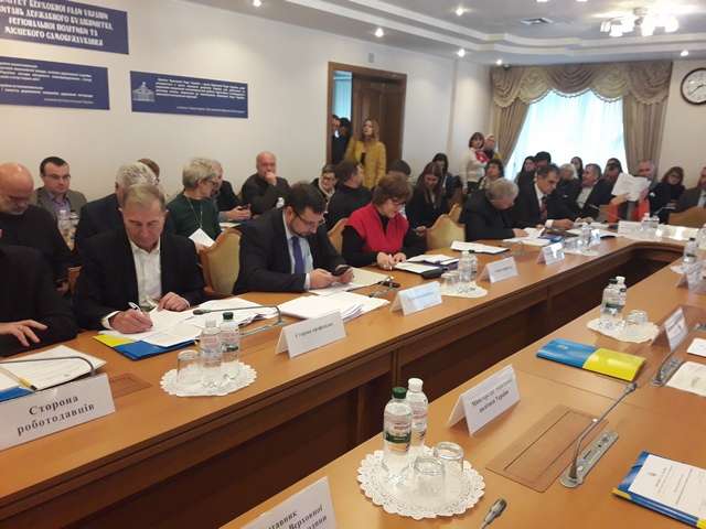 Протистояння влади і профспілок загострюється!