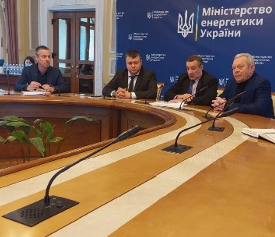 За ініціативи Укрвуглепрофспілки на нараді в Міненерго обговорено питання виплати зарплати шахтарям та погашення зарплатних боргів
