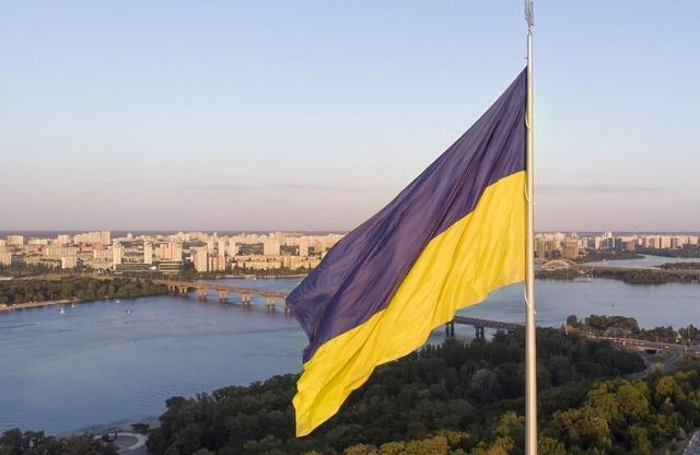 ОПИТУВАННЯ. Серед українців зросло почуття гордості за країну