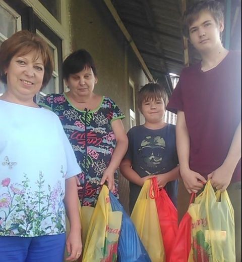 Профспілка Закарпатської дирекції АТ "Укрпошта" вручила гуманітарну допомогу від благодійної організації із США