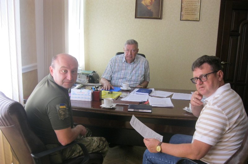 Автомобіль від Гуманітарного штабу ФПО Рівненщини поїде на передову 