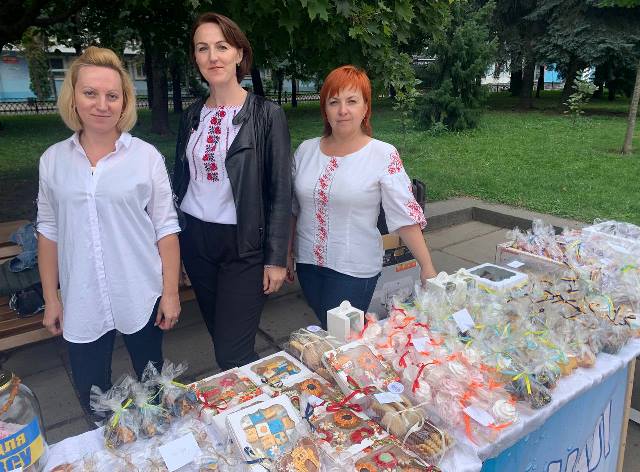 Працівники Рівнеоблводоканал продавали власні вироби, щоб допомогти нашим військовим