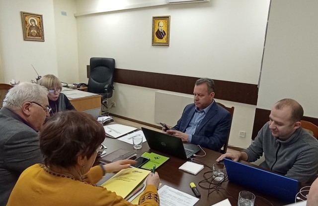 ПРОФСПІЛКА ПРАЦІВНИКІВ ЛІСОВОГО ГОСПОДАРСТВА. Розглянуто питання оплати праці