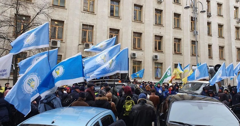 ЗМІ ПРО ФПУ. Федерація профспілок України закликає владу припинити наступ на профспілки