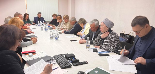 КИЇВ. Президія розглянула питання організацї оздоровлення та відпочинку дітей 