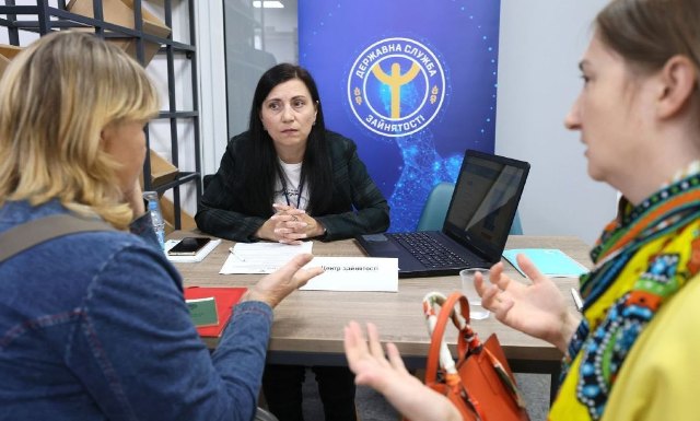 Яких працівників потребують українські роботодавці сьогодні та яку зарплату готові платити?  