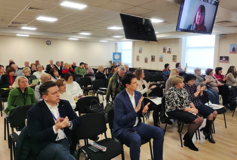  «УКРАЇНСЬКА ЖІНКА: ВИКЛИКИ ПІД ЧАС ВІЙНИ» - профспілки провели "круглий стіл" до 8 Березня