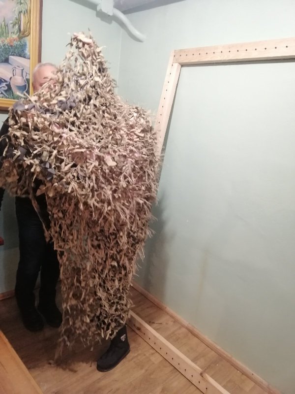 2. Рада ветеранів виготовляє маскувальні сітки на фронт