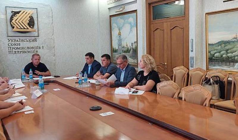 За участі профспілок відбулось засідання Антикризового штабу стійкості економіки в умовах воєнного стану 
