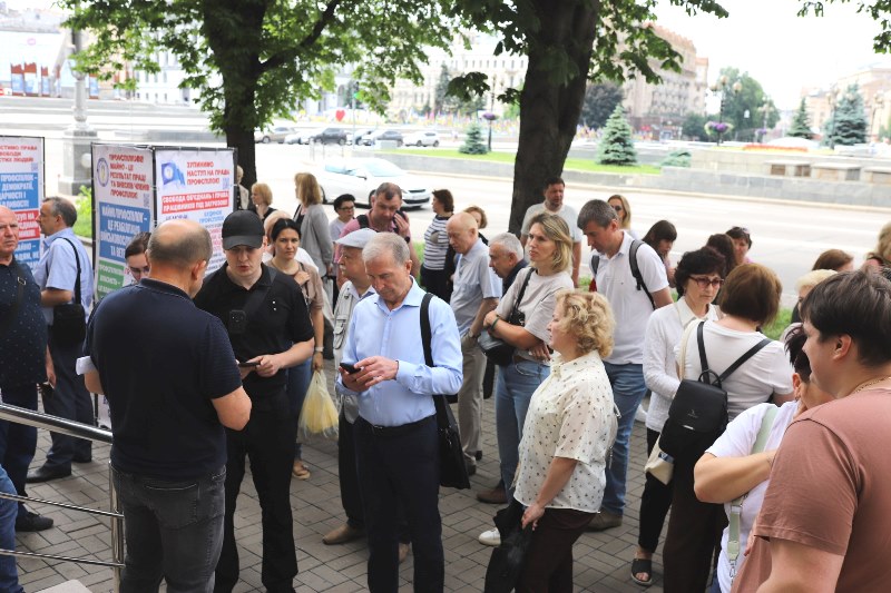 БИТВА ЗА БУДИНОК ПРОФСПІЛОК: День третій блокади 