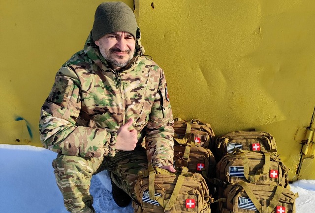 Закарпатського військового медика Еріка Глебу нагороджено новою відзнакою - «Хрестом турботи». Герою присвячено сторінку в літописі слави Закарпатської облпрофради